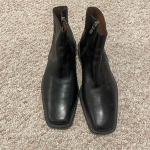 Mens boots size 9